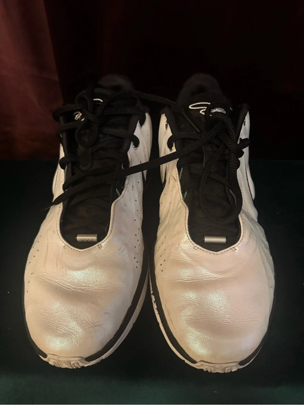 Nike White & Black Men’s Low-Top Zoom Tennis Sneakers